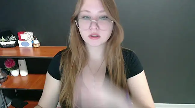 Snapshot of lady_minx chatting on December 31, 7:20 am lady minx online show from December 31, 7:20 am