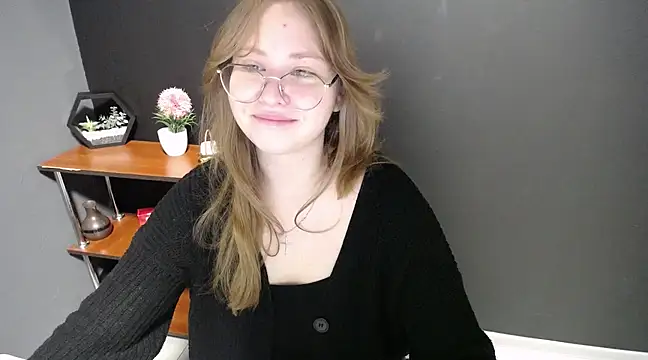 Snapshot of lady_minx chatting on February 28, 7:15 am lady minx online show from February 28, 7:15 am