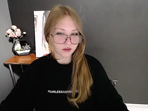 Snapshot of lady_minx chatting on October 13, 6:46 am lady minx online show from October 13, 6:46 am