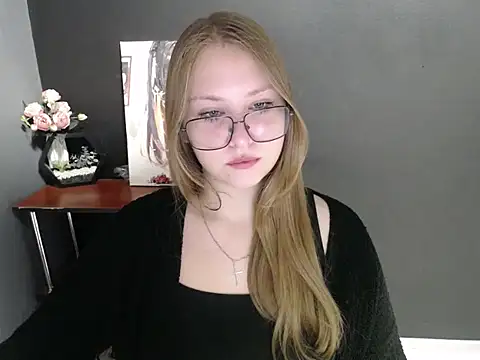 Snapshot of lady_minx chatting on October 21, 6:25 am lady minx online show from October 21, 6:25 am