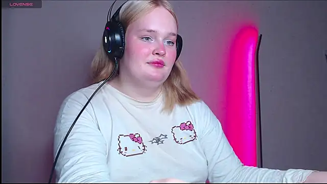 rozzhaos8 online show from October 31, 5:25 pm