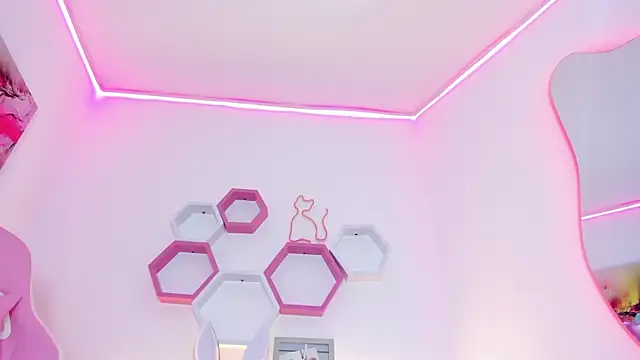  Ameliie online show from March 15, 2:45 pm