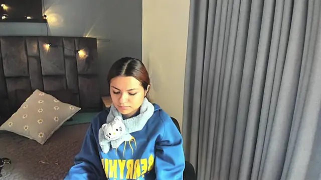 AbbyWathson online show from September 18, 8:00 pm