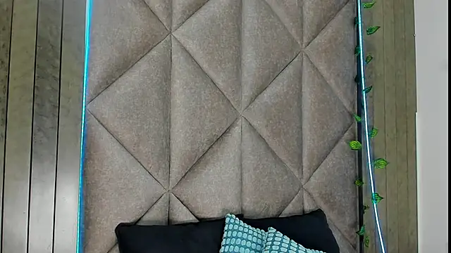 AbbyWathson online show from October 18, 7:36 pm