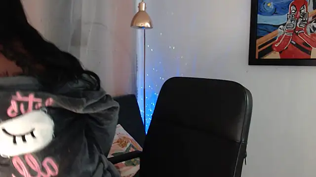 Snapshot of Suzanne_abbey chatting on February 17, 11:33 pm Suzanne abbey online show from February 17, 11:33 pm