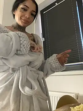 CreamyInkky  online show from January 19, 3:21 pm