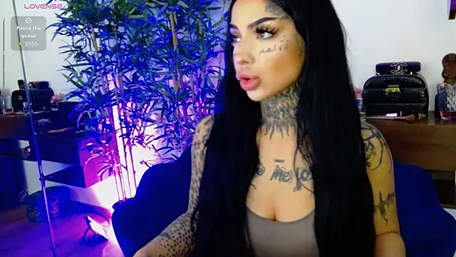 CreamyInkky  online show from December 4, 6:55 am