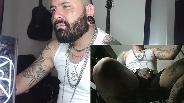 Snapshot of darkclothes chatting on December 26, 2:16 pm darkclothes online show from December 26, 2:16 pm