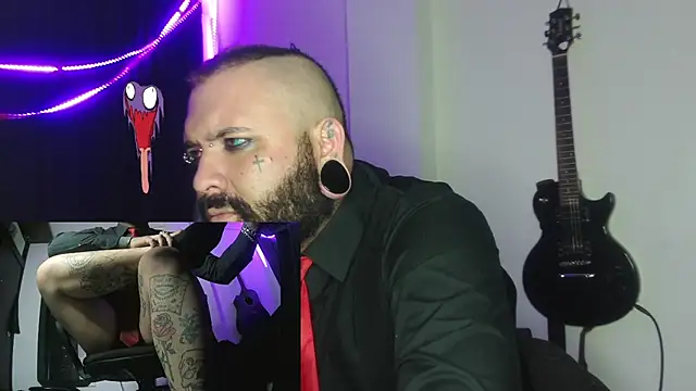 Snapshot of darkclothes chatting on January 1, 6:37 am darkclothes online show from January 1, 6:37 am