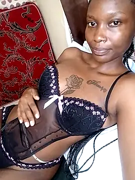 Snapshot of Pinky_shyee chatting on March 16, 7:27 pm Pinky shyee online show from March 16, 7:27 pm