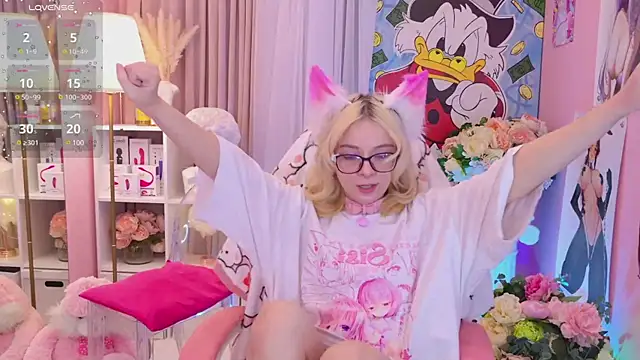 Coconut Mia online show from December 7, 9:00 pm