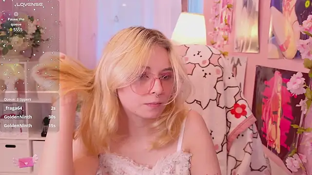 Coconut Mia online show from January 24, 3:32 am