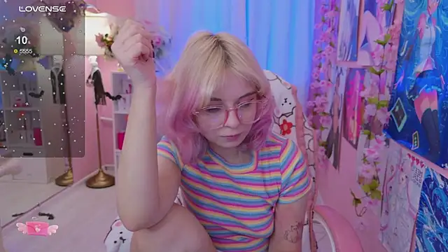 Coconut Mia online show from October 22, 4:18 pm