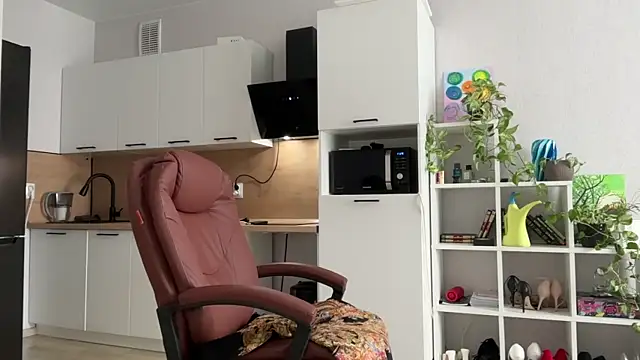 Snapshot of Victoria1Love chatting on January 17, 11:37 am Victoria1Love online show from January 17, 11:37 am