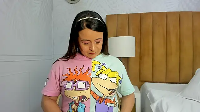 Snapshot of Daphne81_ chatting on March 23, 8:26 am Daphne81  online show from March 23, 8:26 am