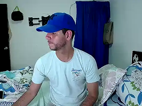 Snapshot of dirty_boy_horny chatting on November 21, 9:35 pm dirty boy horny online show from November 21, 9:35 pm