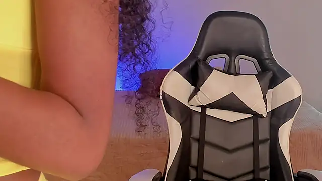 SavannahWildee online show from January 10, 2:13 pm