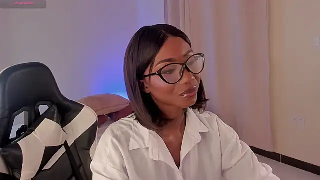 SavannahWildee online show from February 2, 3:39 pm