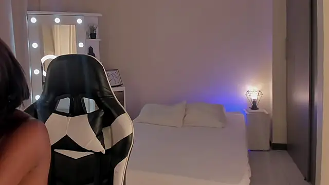 SavannahWildee online show from March 22, 1:52 pm