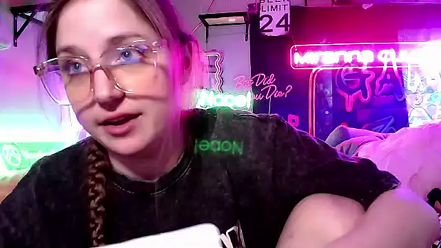 mirannacult online show from March 14, 3:25 pm