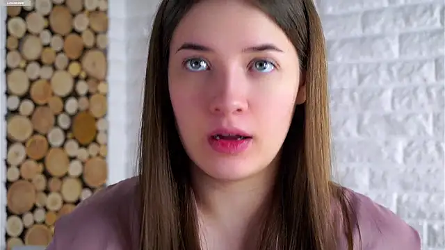 Snapshot of LowOncoming chatting on January 19, 1:42 am LowOncoming online show from January 19, 1:42 am