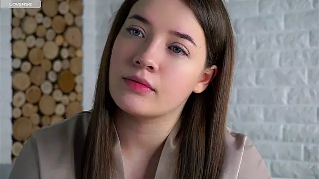 Snapshot of LowOncoming chatting on February 3, 2:10 am LowOncoming online show from February 3, 2:10 am