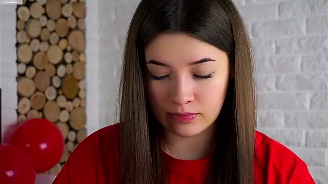 Snapshot of LowOncoming chatting on February 12, 3:23 am LowOncoming online show from February 12, 3:23 am