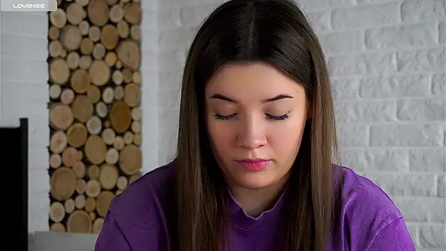 Snapshot of LowOncoming chatting on February 16, 3:13 am LowOncoming online show from February 16, 3:13 am