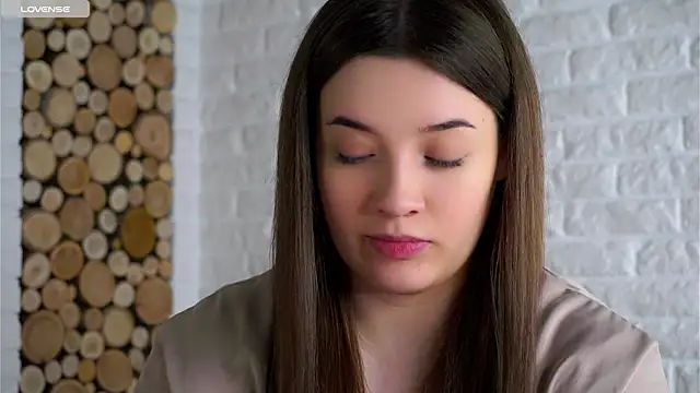 Snapshot of LowOncoming chatting on February 21, 2:01 am LowOncoming online show from February 21, 2:01 am