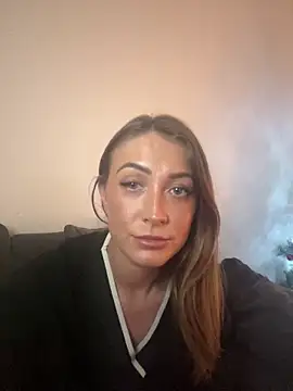 Snapshot of Pollypearson chatting on December 28, 8:15 pm Pollypearson online show from December 28, 8:15 pm