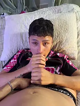 pipeynick online show from December 12, 10:09 pm