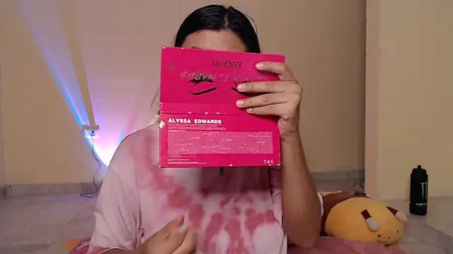  maiahairy  online show from December 20, 11:37 pm