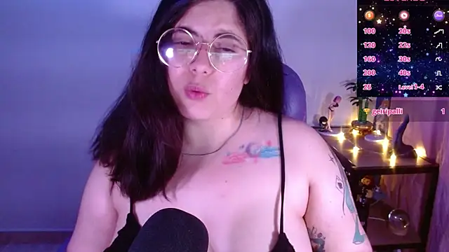 Snapshot of Azamy-12 chatting on February 15, 7:51 am Azamy-12 online show from February 15, 7:51 am