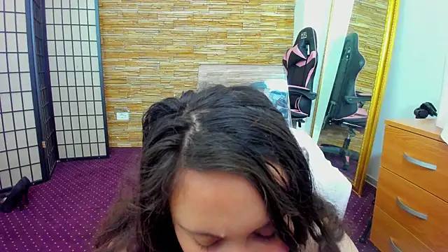 AishaRouhi online show from December 15, 6:39 am