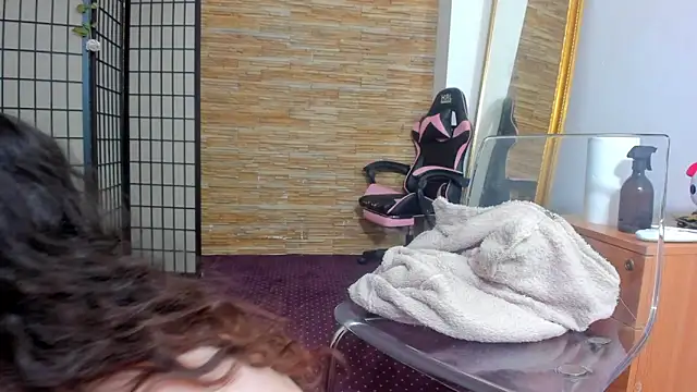 AishaRouhi online show from March 8, 5:55 am