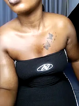 Hugemassivebootie online show from April 8, 7:25 pm