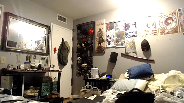 eavestease1 online show from April 8, 11:59 pm