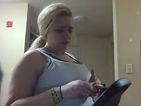 Lalalynn online show from April 3, 2:09 am