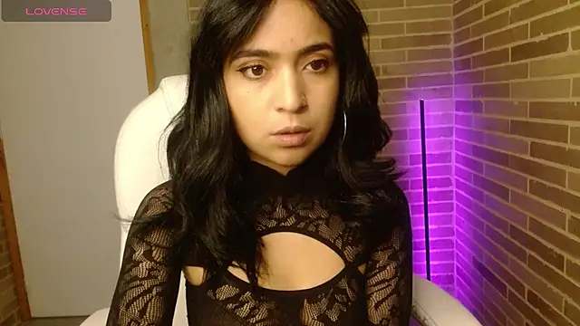 helenacyruss online show from February 19, 7:10 pm