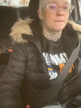 poussichienne online show from November 28, 10:29 am