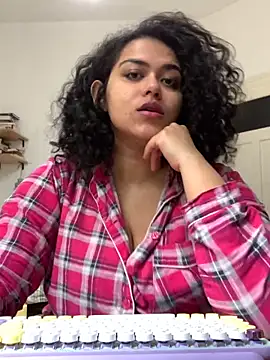 Snapshot of Curvydesifromgermany chatting on September 18, 10:39 am Curvydesifromgermany online show from September 18, 10:39 am