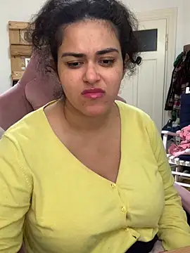 Curvydesifromgermany online show from November 5, 1:33 pm