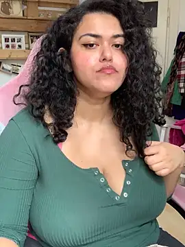 Curvydesifromgermany online show from April 3, 8:45 am