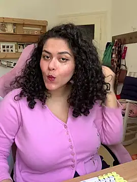 Curvydesifromgermany online show from April 8, 10:59 am