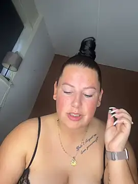 xlinastarrx online show from May 8, 4:51 am