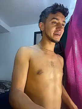 Kevin Torres online show from December 6, 8:40 pm