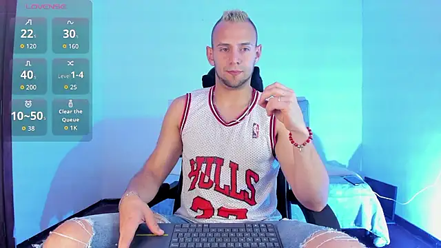 Snapshot of Damon_Bakert chatting on January 14, 2:44 pm Damon Bakert online show from January 14, 2:44 pm