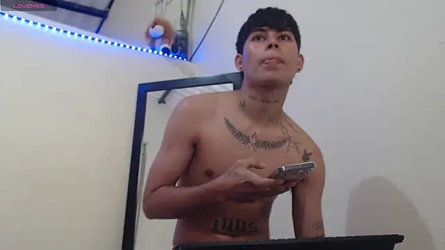 Lukas strong online show from November 19, 1:11 pm