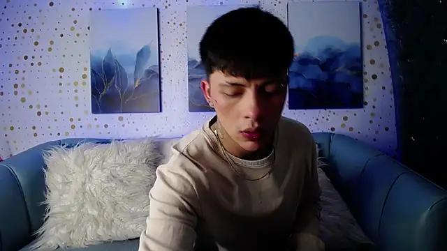 Steev Novoa online show from December 4, 4:32 am