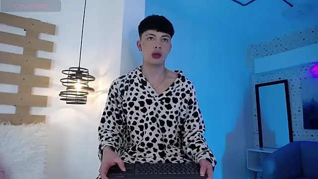 Steev Novoa online show from February 27, 12:54 am